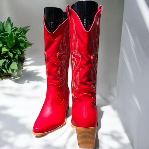 NWT Scarlet Red Western Boots - Picture 12 of 15
